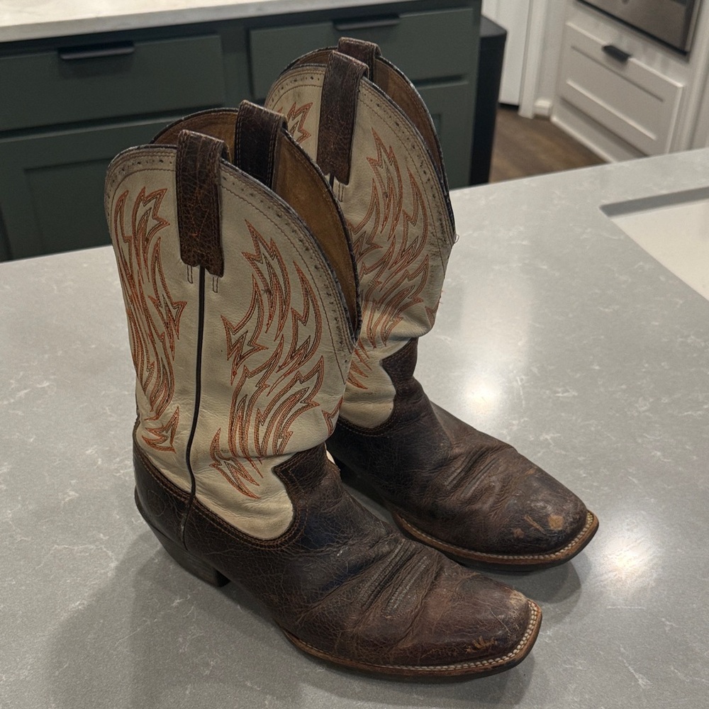 Ariat Brown Leather Cowboy Boots with Cream and Orange Stitching 11 EE